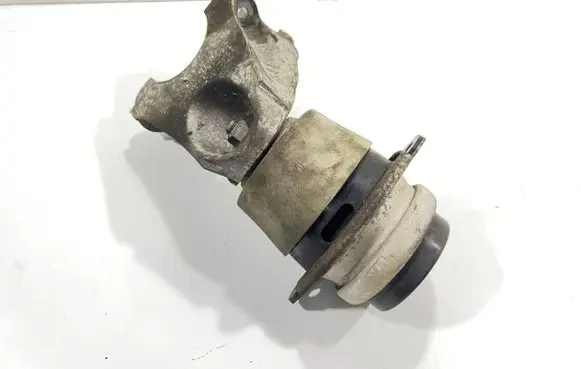 Audi Q7 4L Engine mount bracket 7L8199131A 13022007