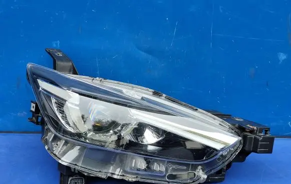 Mazda CX-3 Headlight/headlamp D10E51030 FULL