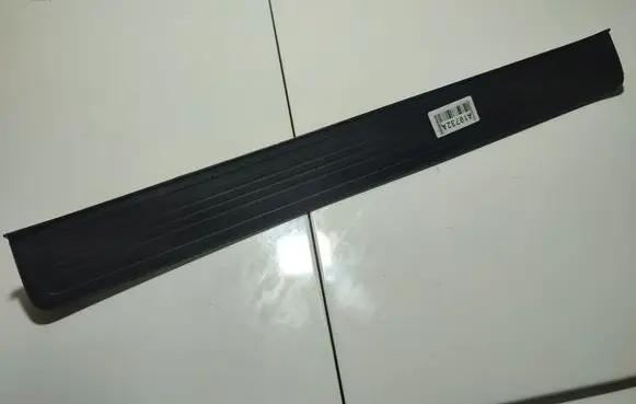 Honda CR-V Front sill trim cover 84202SWAA 84202-SWAA