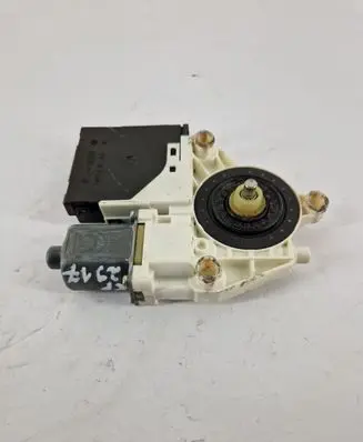 Volkswagen Golf Plus Front door window regulator motor 0130822229