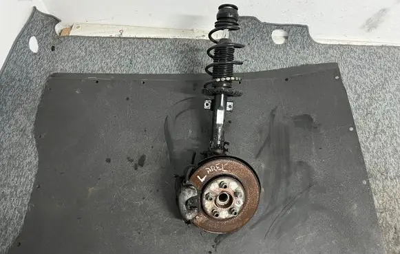 Volkswagen Polo V 6R Front shock absorber/damper 6Q0413031AH 166VWAEF73VS