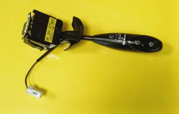 Chevrolet Evanda Wiper control stalk 5083311000 508331-1000