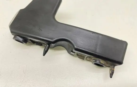 Audi A4 S4 B7 8E 8H Front bumper mounting bracket 8E0807284