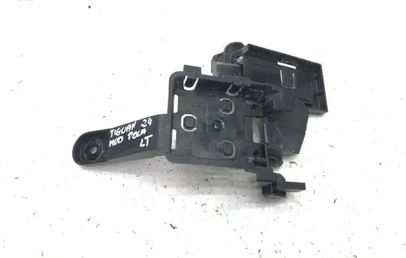 Volkswagen Tiguan Blind spot radar bracket 571907455
