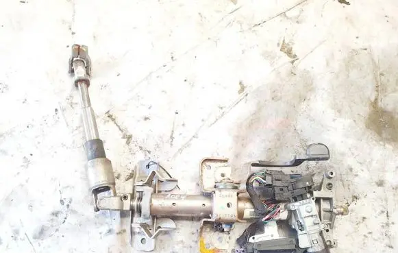 Chrysler Sebring (ST-22 - JR) Steering wheel axle p04690720ae
