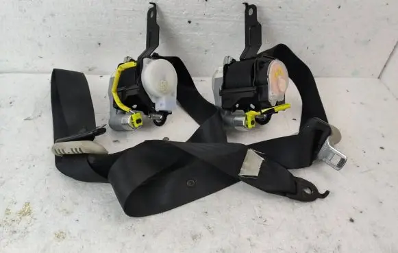 Mazda CX-9 Front seatbelt
