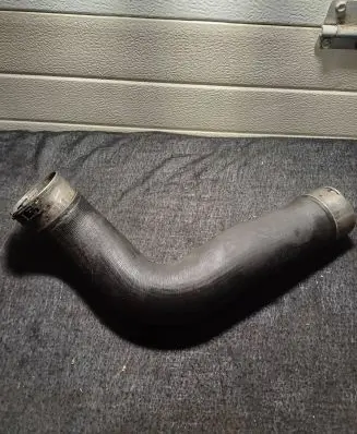 BMW 5 F10 F11 Intercooler hose/pipe