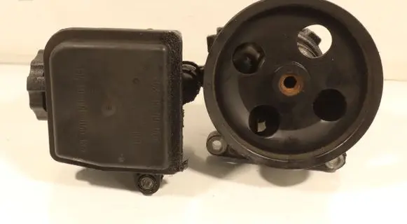 Mercedes-Benz E W211 Power steering pump A0004600183