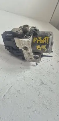 Volkswagen PASSAT B5 ABS Pump 8E0614111AB