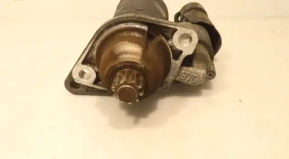 Volkswagen PASSAT B6 Starter motor 0001120410