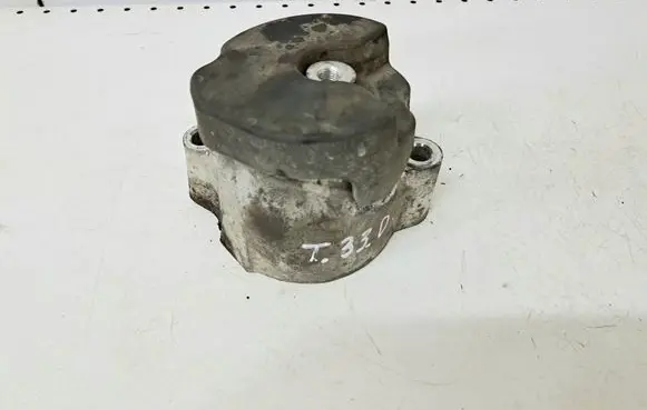 Honda Accord Engine mount bracket