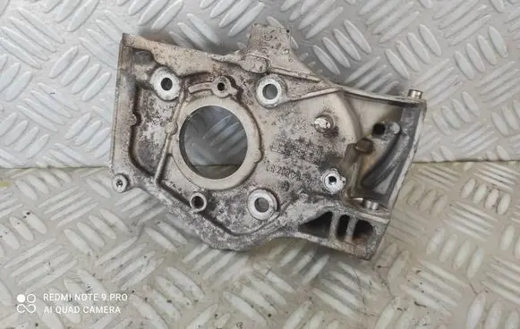 Engine mount bracket