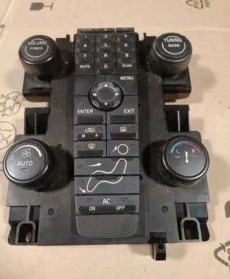 Volvo V50 Climate control unit 8697155 04W37T 10208