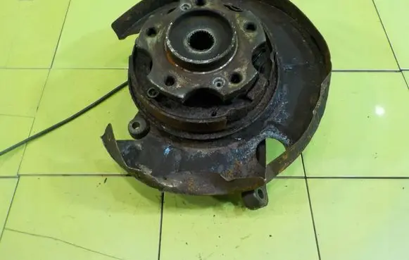 SsangYong Rodius Front wheel hub spindle knuckle 