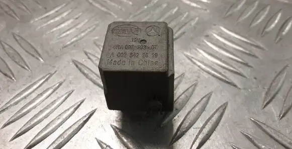 Mercedes-Benz ML W163 Other relay A0025422619