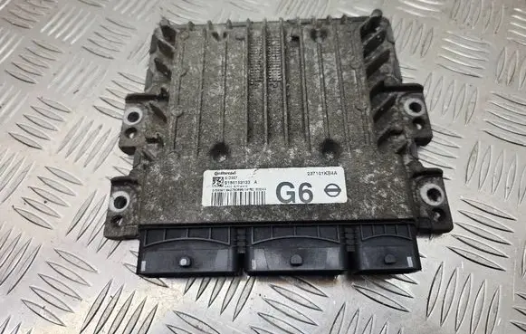 Nissan Juke I F15 Engine control unit/module 237101KB4A S180153133A SID307