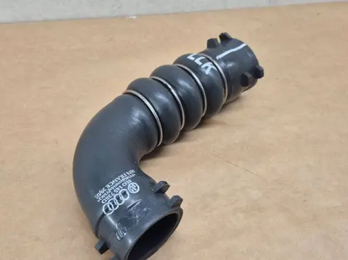 Audi A4 S4 B7 8E 8H Intercooler hose/pipe 8e0145738d