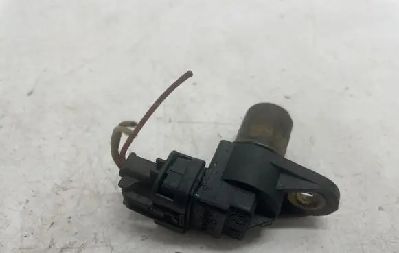 Mercedes-Benz E W210 Camshaft position sensor A0031539728