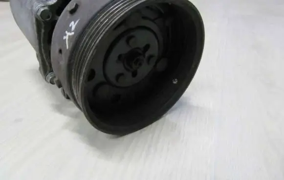 Volvo S40, V40 Air conditioning (A/C) compressor (pump) 30614023 8991