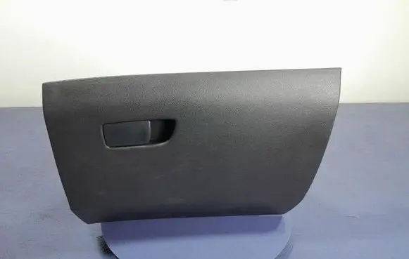 Chevrolet Express Glove box 685600234R