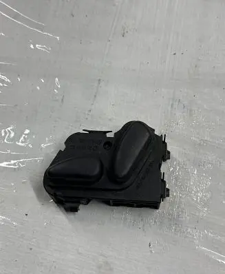 Mercedes-Benz E W211 Seat control switch 2108213851 03463815