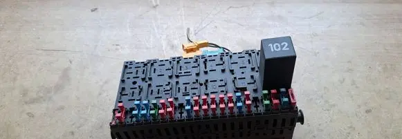 Volkswagen Transporter - Caravelle T4 Fuse module 357937039