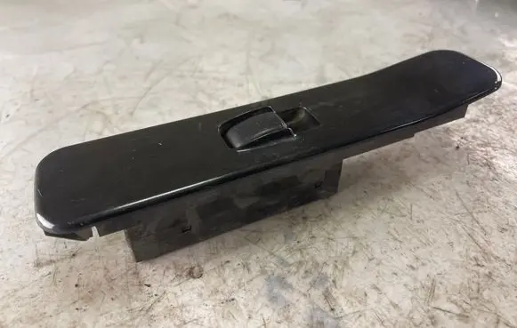 Mitsubishi Pajero Sport I Electric window control switch 8608a050xa