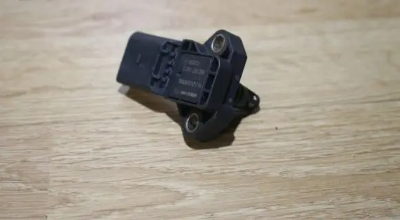 Volkswagen PASSAT B6 Turbo air boost pressure sensor 3C9827507