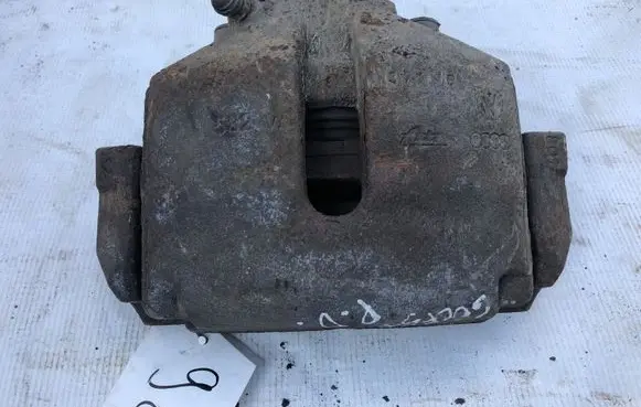 Volkswagen Golf Plus Front brake caliper