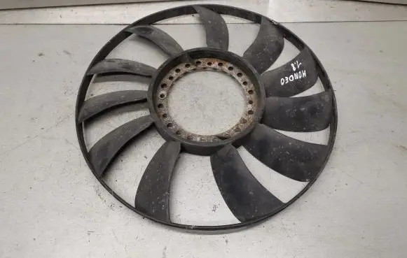 Volkswagen PASSAT B5 Fan impeller 058121301B