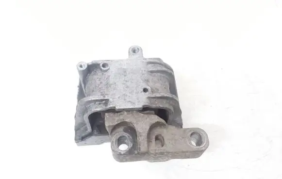 Volkswagen PASSAT B6 Engine mount bracket 1K0199262M