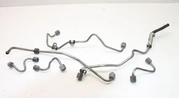 Mercedes-Benz C W204 Fuel injector supply line/pipe 