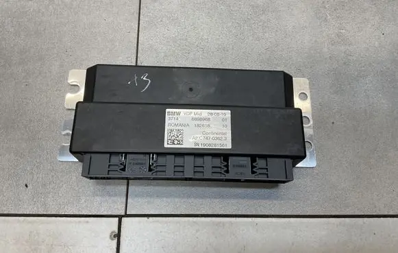 BMW X3M F97 Suspension control unit/module 6898968