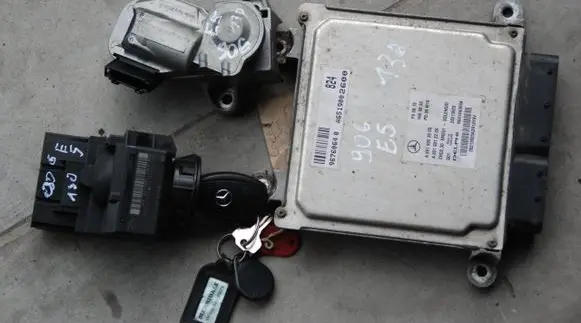 Engine ECU kit and lock set