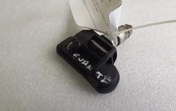 Maserati Levante Tire pressure sensor 67003478601 CCAJ13LP0300T2 01724600