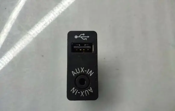BMW 3 F30 F35 F31 AUX in-socket connector 9229246