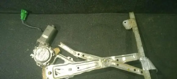 Sliding door window regulator with motor