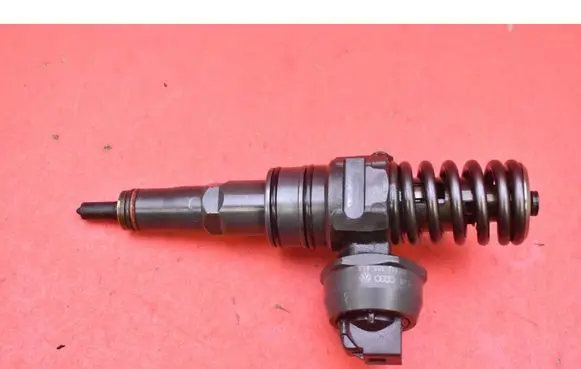 Skoda Octavia Mk2 (1Z) Fuel injector 0414720215
