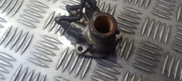 Volkswagen PASSAT B5 Engine coolant pipe/hose 026121145b