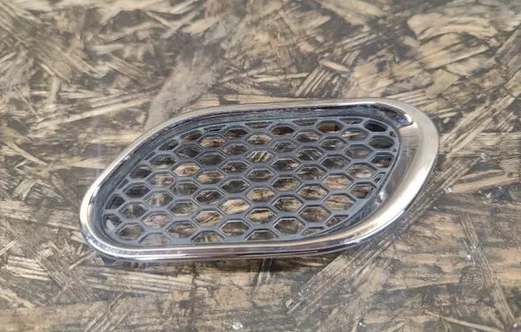 Maserati Quattroporte Fender grill DX2