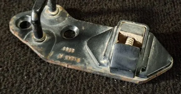 Jeep Grand Cherokee (WJ) Trunk lock loop 32A2989