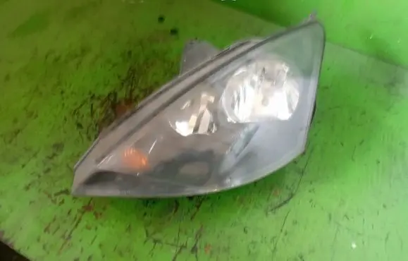 Ford Focus Headlight/headlamp