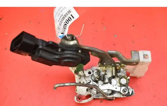 Toyota Aygo AB10 Front door lock