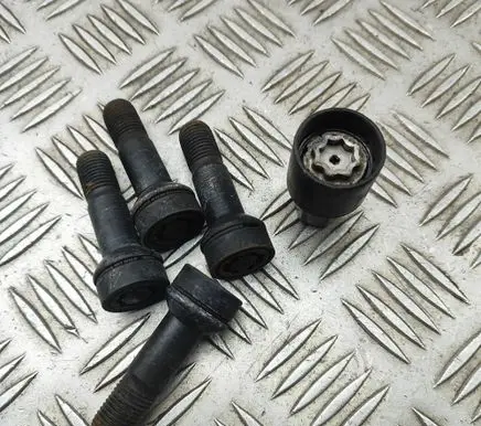 Mercedes-Benz EQB Anti-theft wheel nuts and lock A0019901707