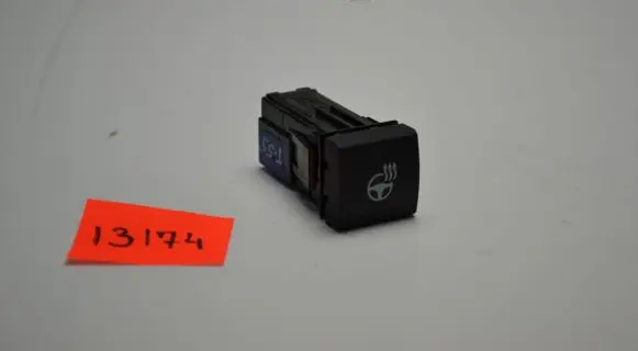 Toyota RAV 4 (XA50) Steering wheel heating switch M68759