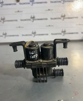 BMW 5 E60 E61 Coolant heater control valve 6931708 050826