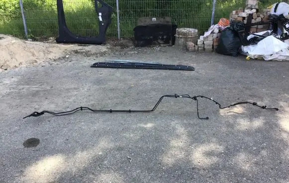 Jeep Cherokee Fuel line pipe 68083632AE