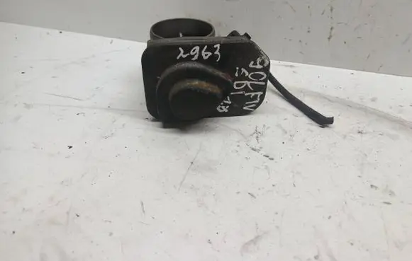 Volkswagen Golf IV Throttle valve 038128063C