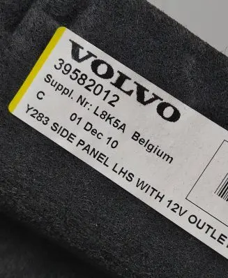 Volvo S60 Trunk/boot lower side trim panel 39582012 91D9612