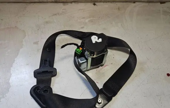 Mercedes-Benz Vito Viano W639 Front seatbelt 6398603885